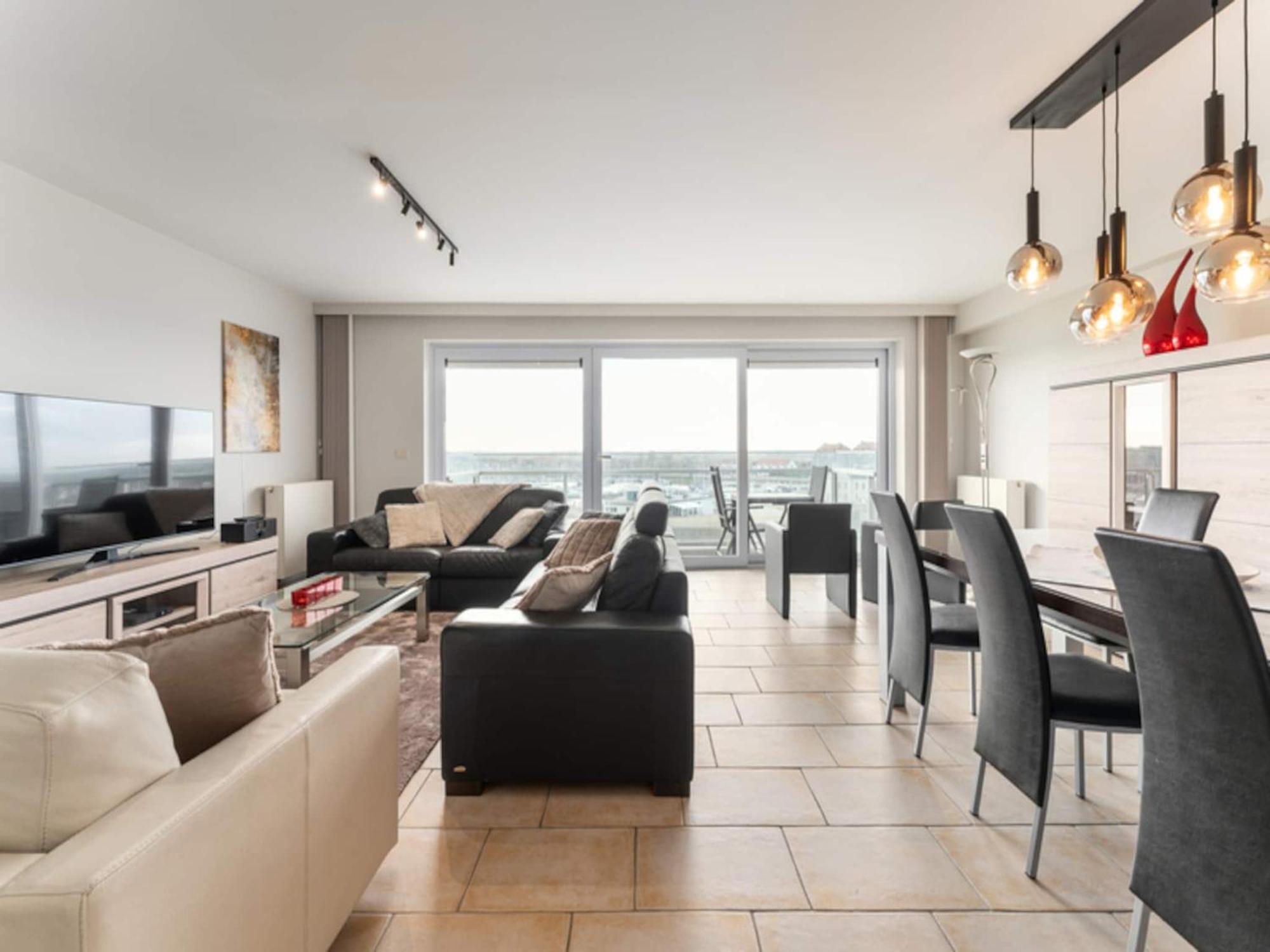Caroline In Appartement